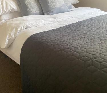 Clacton-on-Sea Apartment | KellysHolidayHomes Atlas 3 bedrooms caravan