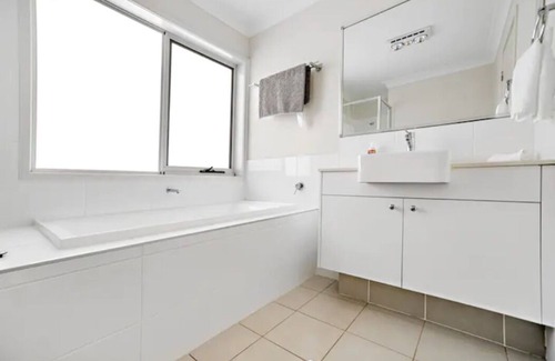 Kellyville House | Kellyvile Delight 5BrHouse+Parking+Shopping Center