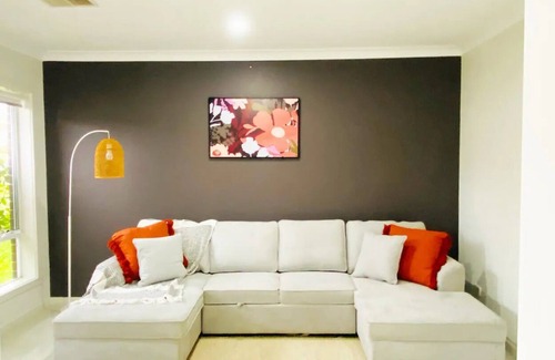 Kellyville House | Kellyville 5Br-Closed to Shops, Parks and School