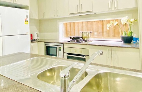 Kellyville House | Kellyville 5Br-Closed to Shops, Parks and School