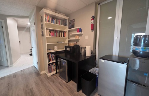 Crawford House | Kelowna Lower Mission 3 bedroom 1 bath GOLF BEACH WINERIES U-PICK SWIMMING