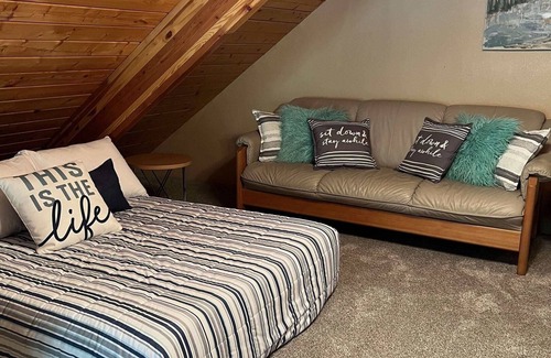 Funny River Ski Chalet | Kenai Riverfront Home at Catch’em AK