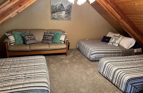 Funny River Ski Chalet | Kenai Riverfront Home at Catch’em AK