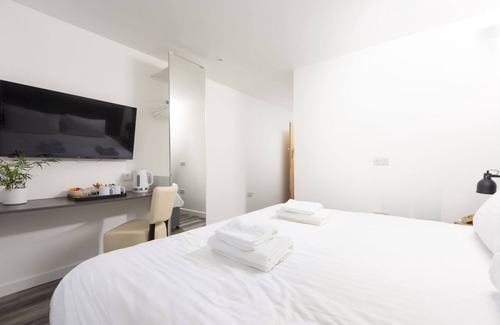 St Just Hotel | Kenidjack, B&B - a hotel room that sleeps 2 guests in 1 bedroom