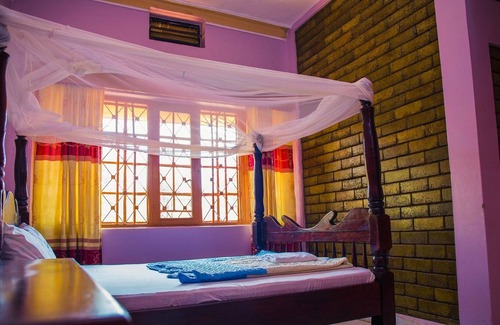 Jinja Hotel | Kenthill Guest House