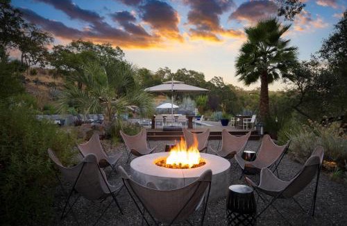 Kenwood House | Kenwood Vista by AvantStay 7acres w Pool Fire Pit Vineyard Views