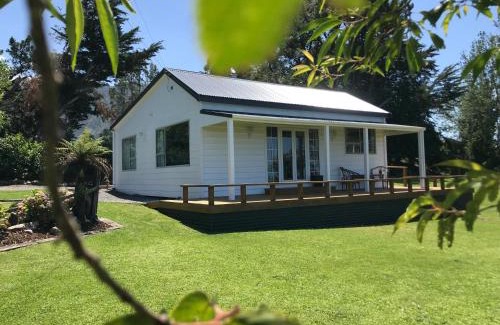 Kaikoura House | Kereru Cottage
