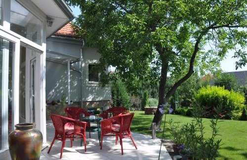 Veszprem House | Kertes