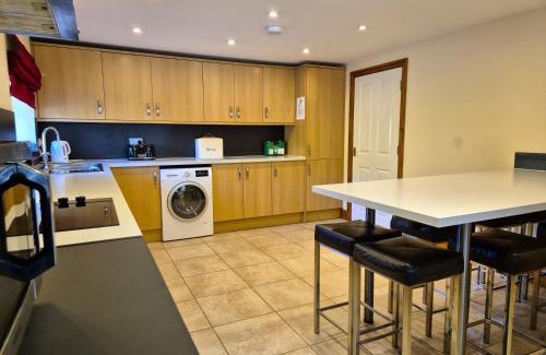 Llandovery House | Kestrel Farmhouse
