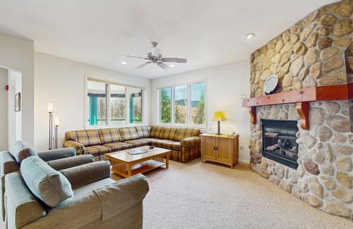 Jeffersonville Apartment | Kestrels Unit #16