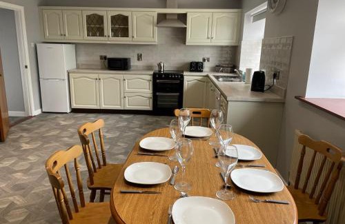 Enniskillen House | Ketty's Cottage