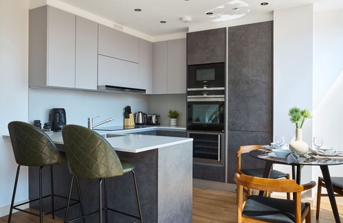 London Borough of Hounslow Apartment | Kew Bridge by Viridian Apartments
