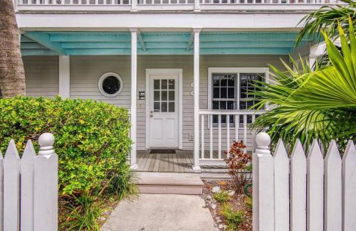 Truman Annex House | Key West Charming by AvantStay Communal Pool Gated Community Near Fort Zachary Taylor Park Week Long Stays
