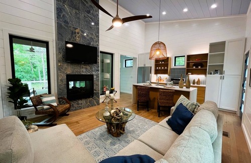Pickens Cabin | Key West Cottage|Swimming Pool & Clubhouse on 36-acre resort!