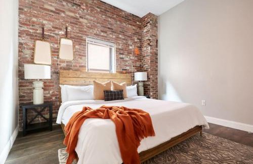 Downtown Boston Apartment | Keyless Monthly Discounts Fully Furnished 4br 2ba Loft