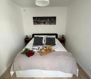 Le Raincy Apartment | KEYS&HOME L’escapade Parisienne - T2 Cosy & Confort