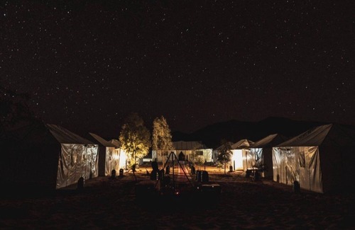 Taouz Bed & Breakfast | Khamlia Desert Luxury Camp