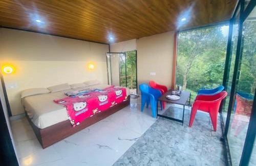 Pirmed House | Kians Home Glass Villa