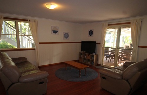 Brisbane Waterfront House | Kiarabilli - 2 storey house great for two families