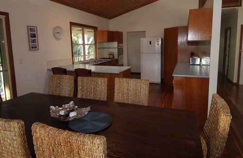Brisbane Waterfront House | Kiarabilli - 2 storey house great for two families