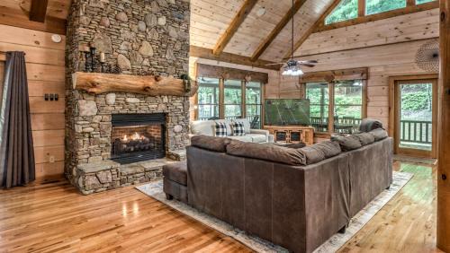 Cherry Log House | Kick Aska Lodge