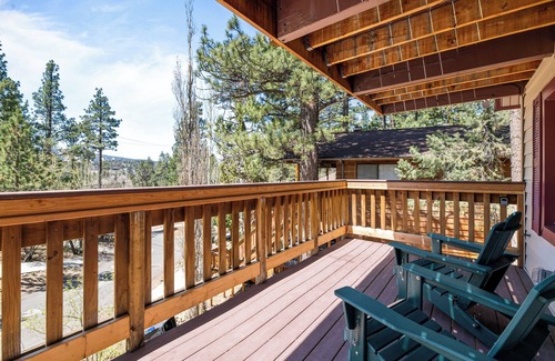 Whispering Forest Cabin | Kids' Choice 5 Star Cabin Near Resorts + Stargazing Decks + A/C + Free Parking