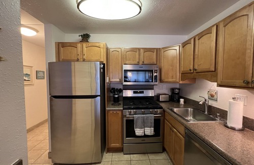 Kihei Condo | KIHEI AKAHI CONDO STEPS FROM BEACH/POOL - HOTEL ZONED