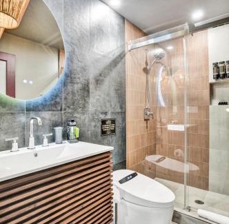 Wilton Manors House | Kiki 5 - Men's Clothing optional Guest Houses