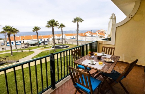 Ericeira Apartment | Kiko s House by Acasadascasas