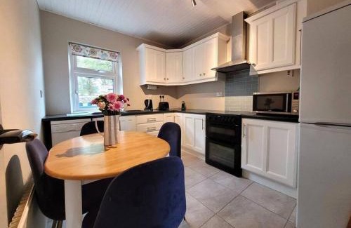 Kinuary House | Killawalla Cottage, Westport.