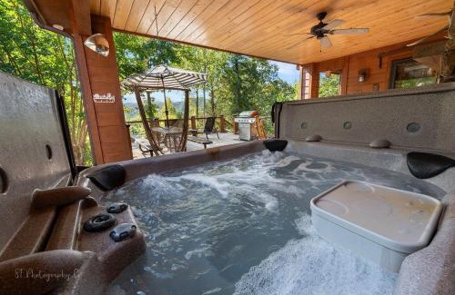 Gatlinburg - Pigeon Forge House | Kim's Cove Motorcycle-Friendly Cabin