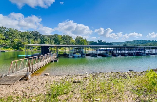 Kimberling City Apartment | Kimberling City Cabin with Schooner Creek Access!