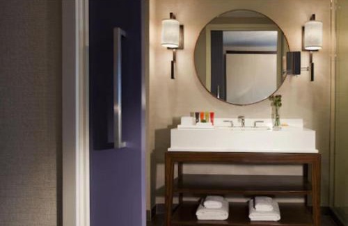 Downtown Phoenix Hotel | Kimpton Hotel Palomar Phoenix Cityscape by IHG