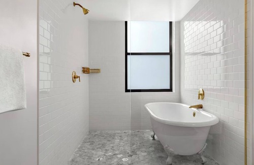 Downtown Seattle Hotel | Kimpton Palladian – 2 City View Rooms with King Bed in Belltown