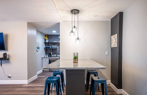Peachtree Center Condo | KING 2BR 1FREE PARKING Condo NEWLY RENOVATED!