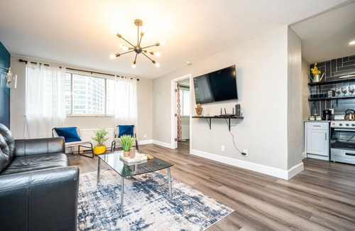 Peachtree Center Condo | KING 2BR 1FREE PARKING Condo NEWLY RENOVATED!