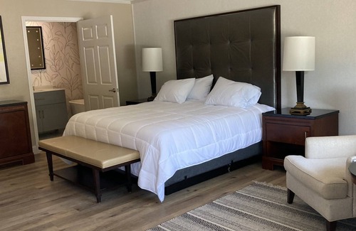 Wappapello Resort | KIng and queen rooms adjoin w/high speed internet