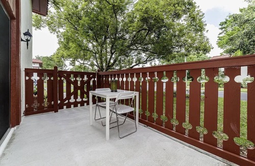 Town Of Blake House | King bed Executive Home, Daytona Beach: Minutes to Beach Speedway