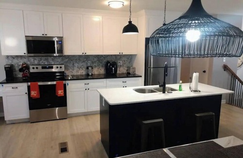 Fairfield House | KING BED/FAMILY FRIENDLY/GAMEROOM‼/NEAR CROSSPLEX