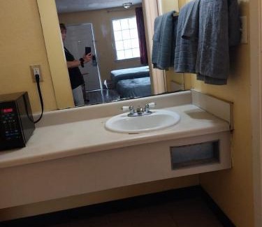 Jackson Apartment | King Bed Hotel Room 209