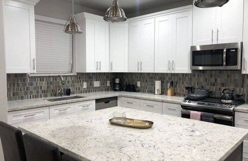 Greater Fondren Southwest House | King bed in gated community | 1300 sqft home