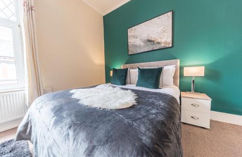 Barrow-in-Furness House | *KING BED* LUXURY CITY CENTRE HOUSE