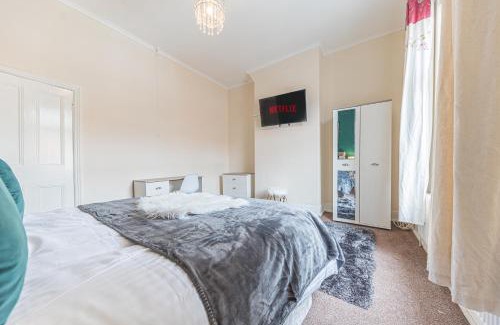 Barrow-in-Furness House | *KING BED* LUXURY CITY CENTRE HOUSE