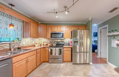 Killearn Lakes House | King bed-Office-Pets-Fenced Yard-Fast WiFi
