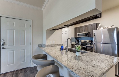 McKinney Apartment | King Bed-Pool-Gym-Pet Friendly-Spacious-Family Friendly