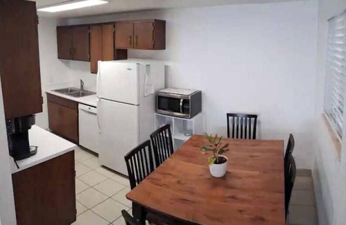 Lower Avenues House | King Bed*Ski-See-Play Downtown*Desk*Parking