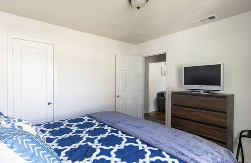 Cedar Crest House | king beds! And a queen Close to Downtown Dallas!