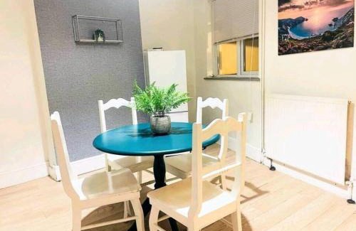 Gillingham Apartment | King Charles House