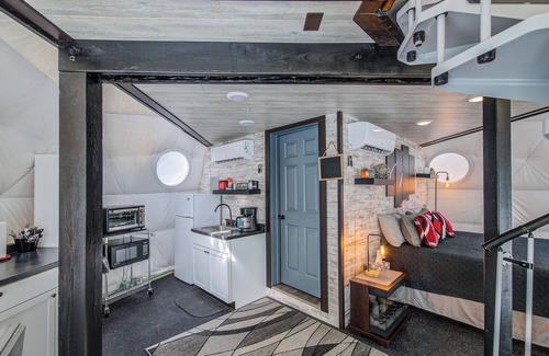 Ashland Cabin | King Dome - 1 King Bed, 2 Queen Beds in Loft Accessed by Spiral Staircase