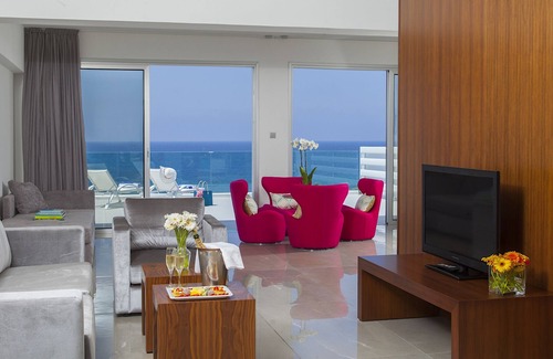 Chlorakas Hotel | King Evelthon Beach Hotel & Resort